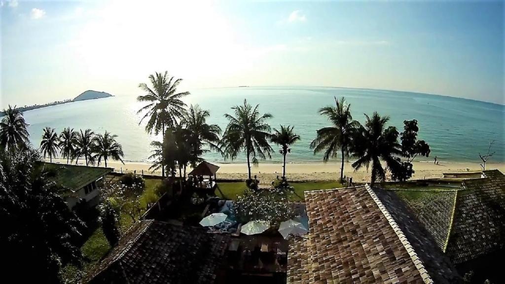 Baan Phulay Luxury Beachfront Villa 4*