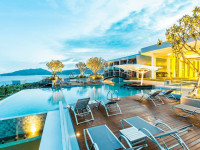 Crest Resort &amp; Pool Villas