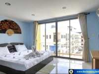 The Clan Patong Guesthouse & Restaurant 