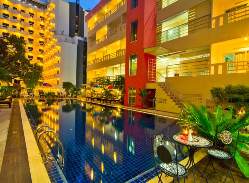 Eastiny Place Hotel 