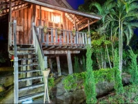 Khoom Kam Kaew Farm and Resort 