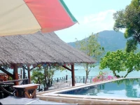 Phi Phi Cozy Sea Front Resort 