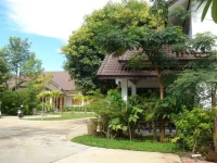 Thong Paeka Hotel 