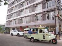 Chompu Nakarin Apartment 