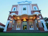 Excella Hotel 3*