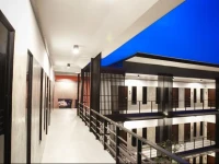 B-Cozy Hotel 