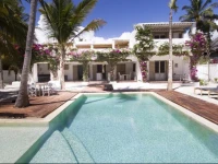 Uzuri Villa 4*