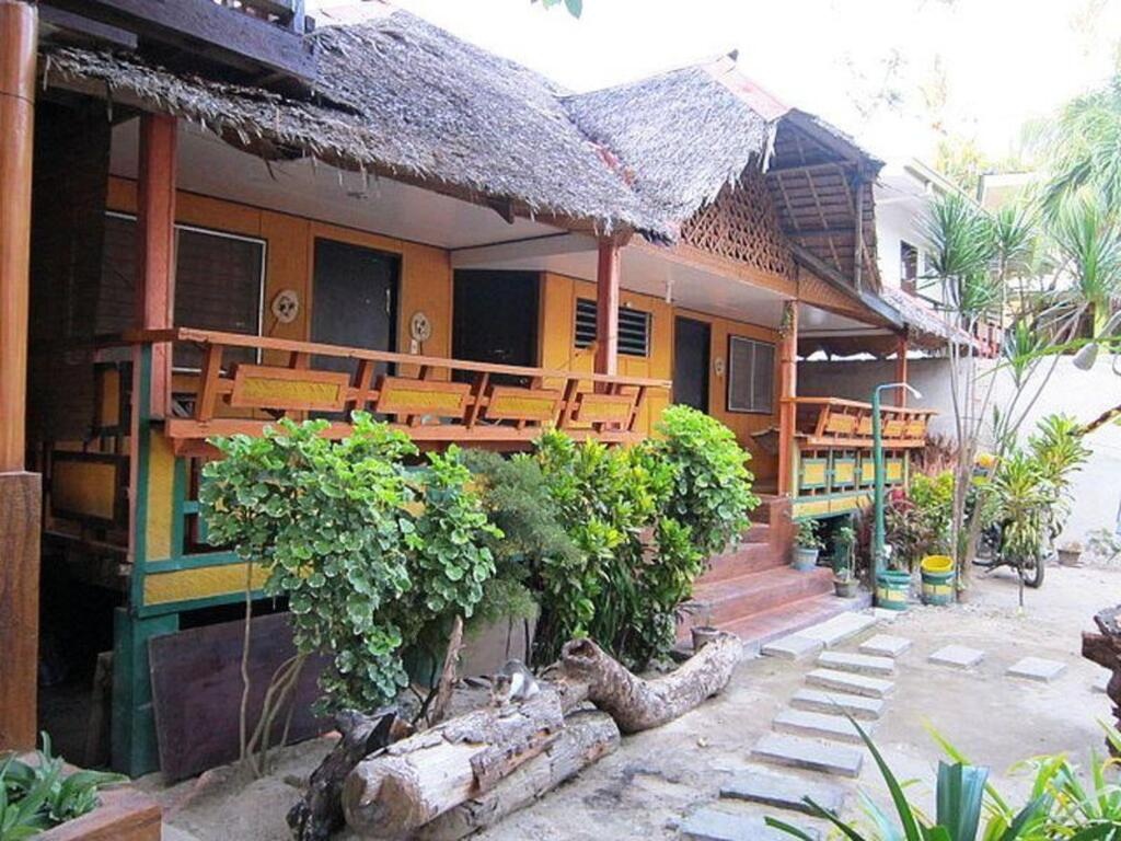 Morenos Cottages 