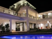 Be-ing Suites 