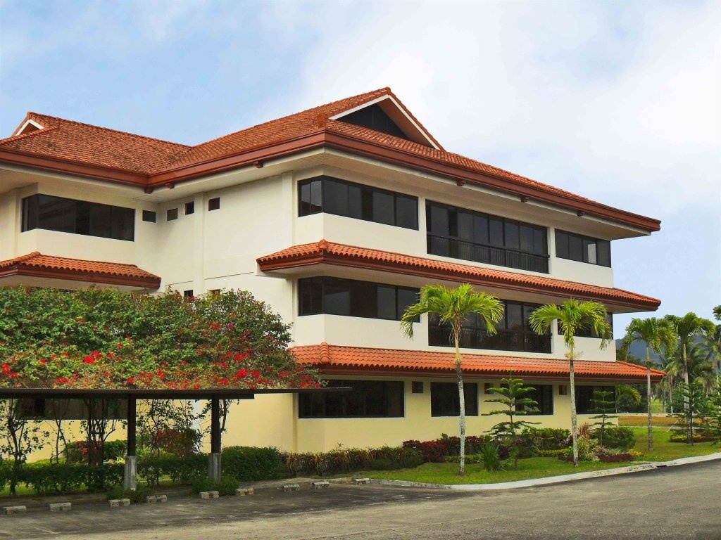 The Suites At Mount Malarayat 5*