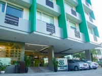 88 Courtyard Hotel 