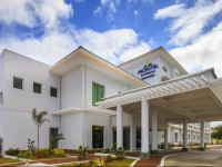 Microtel by Wyndham South Forbes 