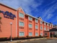 Microtel by Wyndham Cavite 