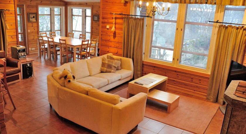 Ainola Holiday Home 