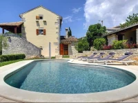 Zei Casa Bianca Holiday Home 
