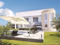 Debeljak II Holiday Home 