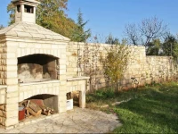 Vrhjani Holiday Home 