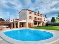 Zei VB Holiday Home 