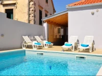 Belmondo Holiday Home 