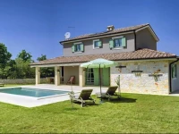 Zei XI Holiday Home 