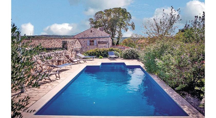 Krk Kapovci Holiday Home 