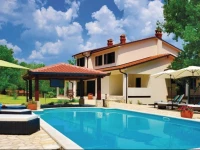 Pristav V Holiday Home 