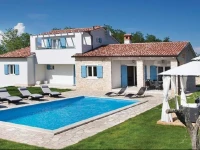 Labin Becici Holiday Home 