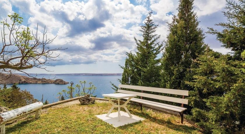 Two-Bedroom Holiday home Lukovo Sugarje with Sea View 02 