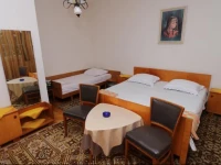 Family Varenina Guest House 