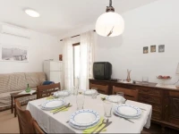 Dunja Holiday Home 