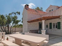 Three-Bedroom Holiday home with Sea View in Praznica 
