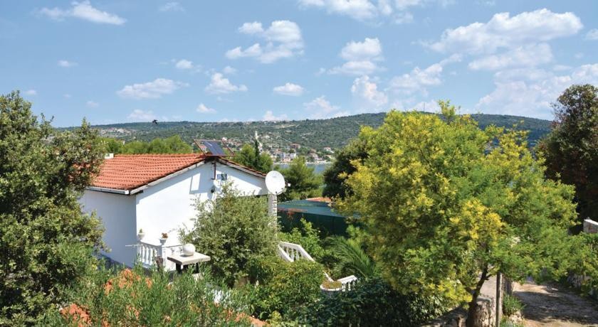 Mala Ostrica I Holiday Home 