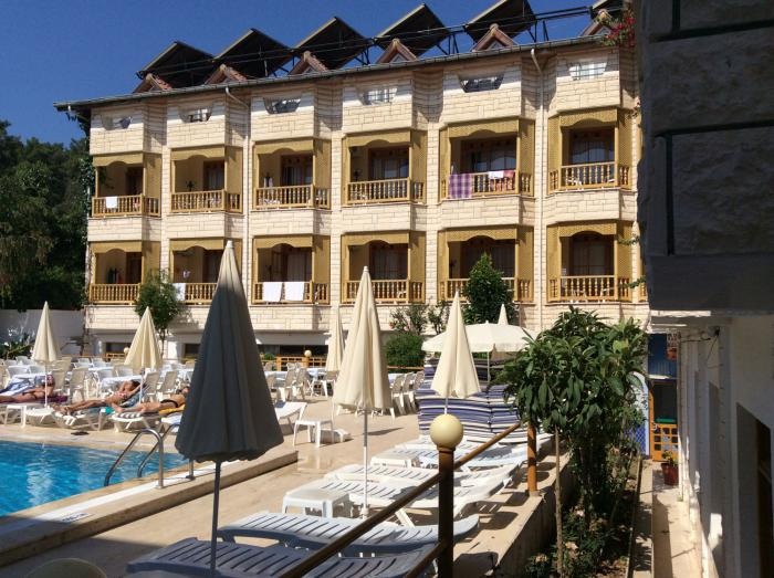 Mr Crane Hotel  3*
