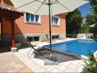 Four-Bedroom Holiday home Split with an Outdoor Swimming Pool 02 