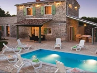Banki VI Holiday Home 