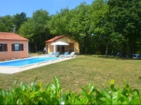 in Tinjan with Three-Bedrooms 1 Holiday Home 