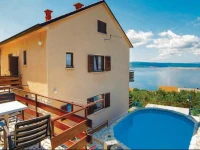 Manestri II Holiday Home 