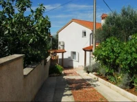 in Vinkuran with Two-Bedrooms 1 Holiday Home 