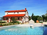 Ulika Apt 4 Holiday Home 