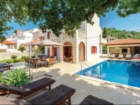 Pinji VI Holiday Home 