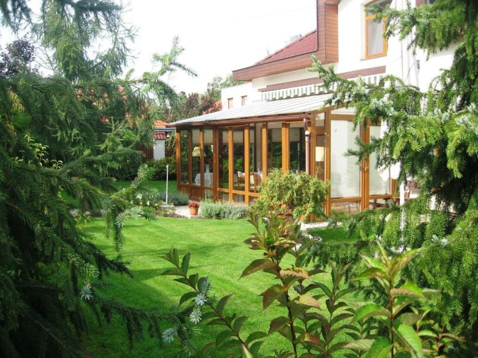Pension Holata 3*
