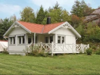 Holiday home KvarnviksvГ¤gen HjГ¤lteby 