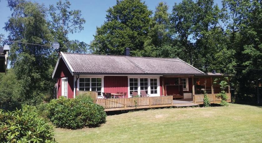Four-Bedroom Holiday home Г–rkelljunga with Sea View 02 