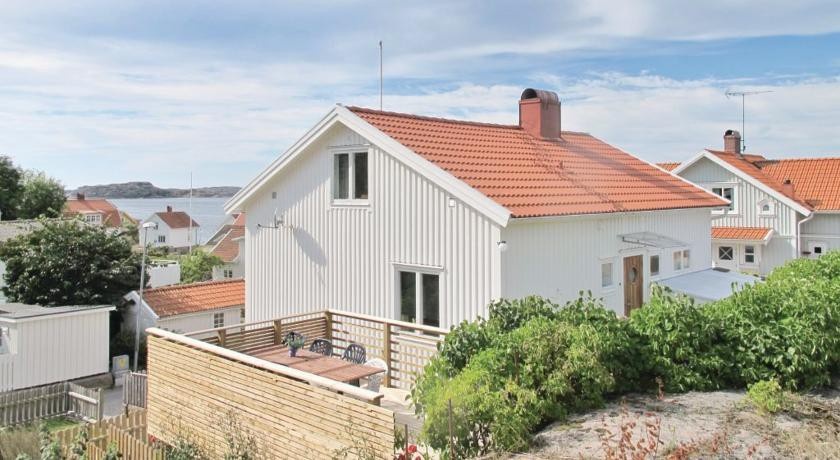 Holiday home Bovallstrand Kaprifolgatan 