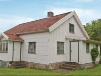 Holiday home Tegneby-KГ¤rra HenГҐn 