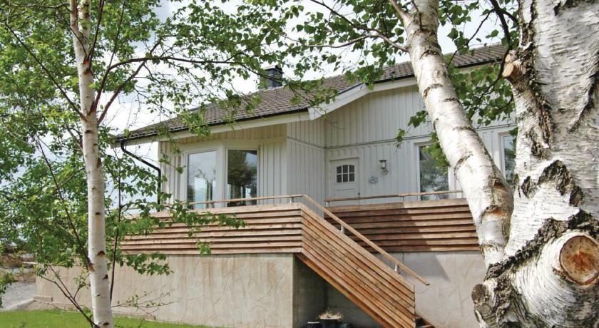 Holiday home KatteviksvГ¤gen EllГ¶s 