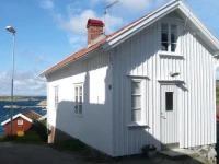 Two-Bedroom Holiday home in HГ¤lleviksstrand 2 