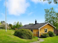 Two-Bedroom Holiday home in HjГ¤lteby 3 