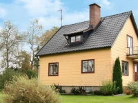 Three-Bedroom Holiday home in StrГ¶msnГ¤sbruk 