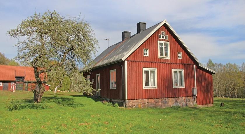 Three-Bedroom Holiday home with a Fireplace in VissefjГ¤rda 